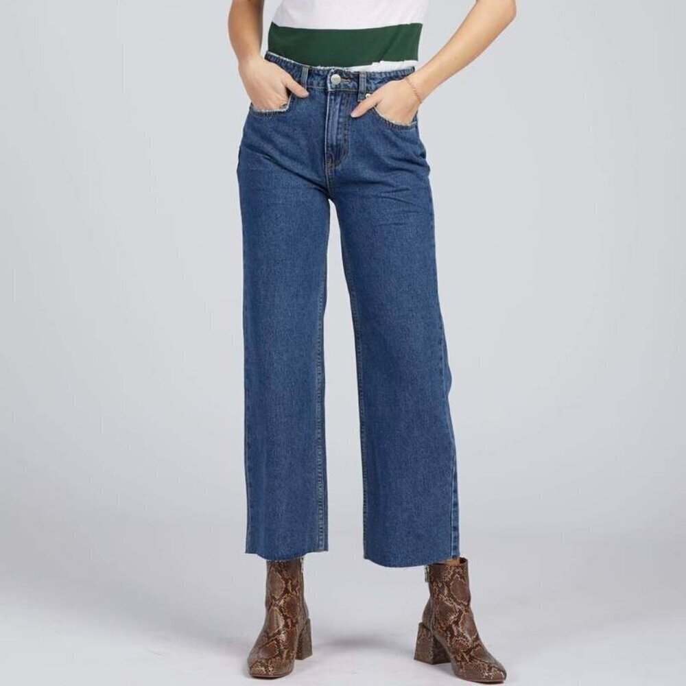 Amuse Society Gabi Crop Flare Denim Jeans In Vintage Blue 25​​​​​